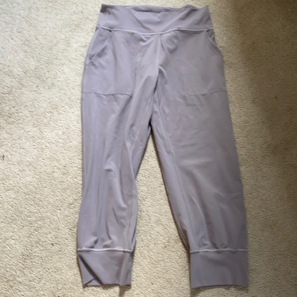 Lululemon Align crop jogger size 8 purple/mauve